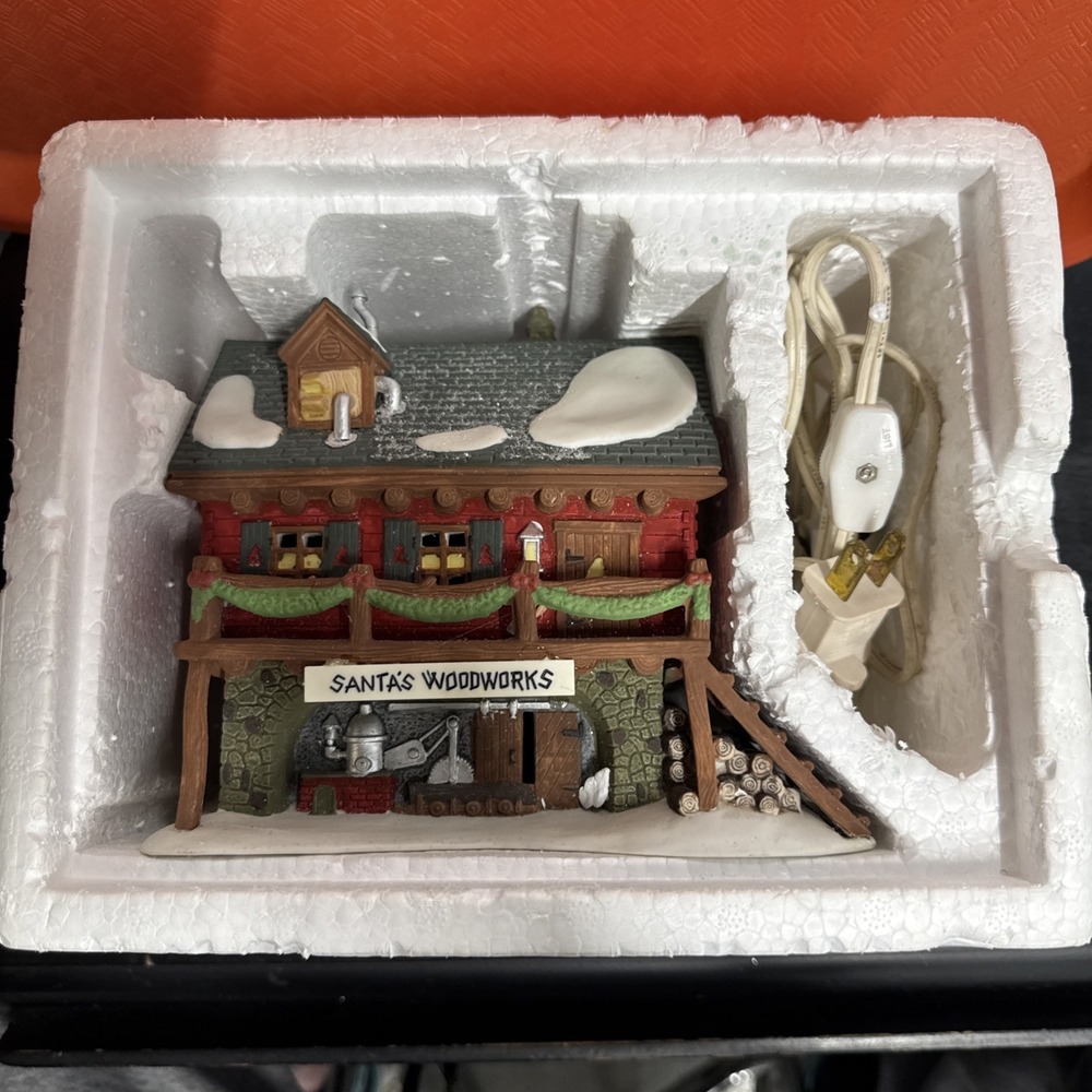 Dept.‎ 56 Santa's Woodworks North Pole Heritage Village Christmas 5628-6 Has Box